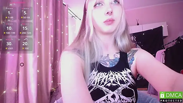 JustMeowGirl webcam