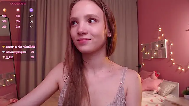 Adria_Arjona webcam
