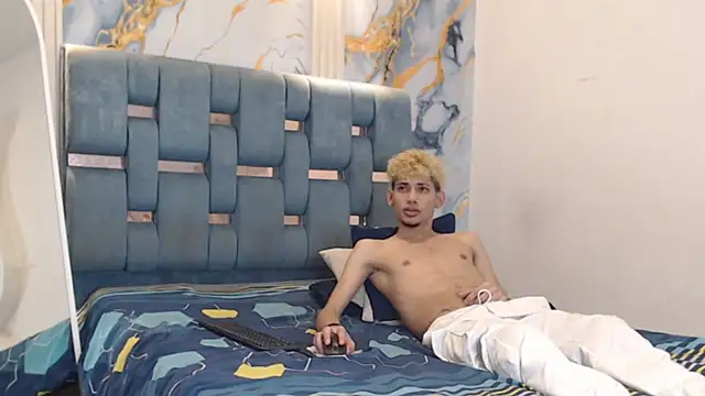 YOUNG_BOYS_HELL webcam
