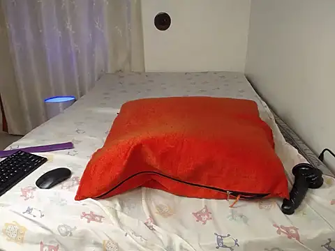ZoeTracy webcam