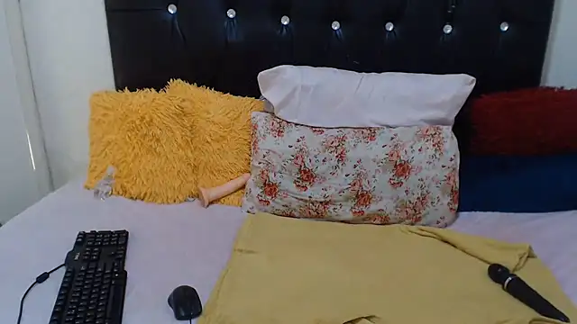 PEACHESX25x webcam