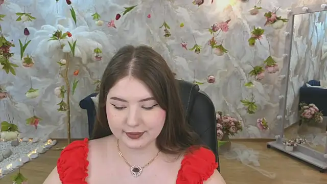 Nicole Foxery (NicoleFoxery)