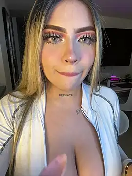 MiaWhitePink_ webcam