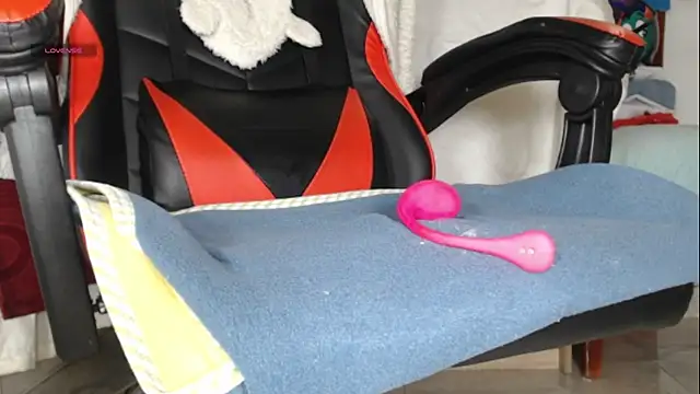 EmmyMessyX webcam