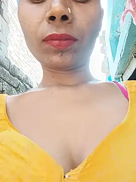 Kajal-Mehra webcam