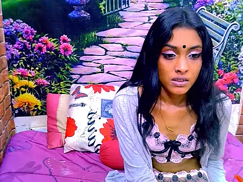 IndianPretty14u2Luv webcam