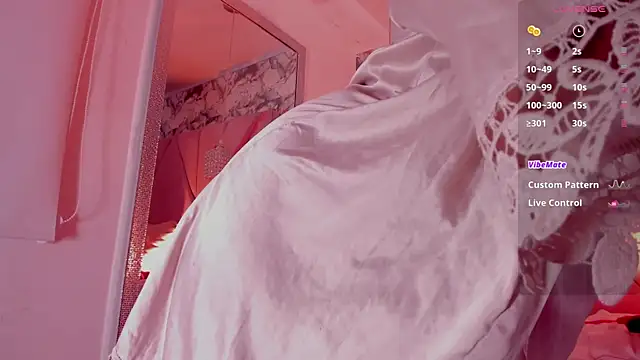 mia_rouxx1 webcam