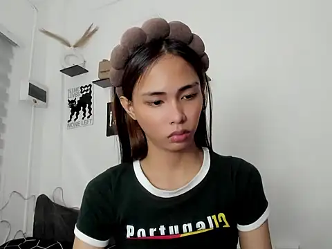 UrHolyBody webcam