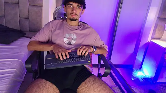 LucasThomson_ webcam