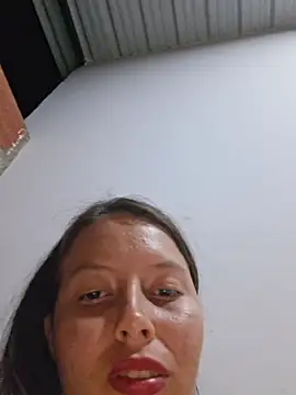 khelmi (F teen) - 1 finger in my pussy