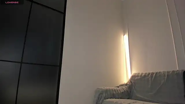 Lunaonekiss webcam