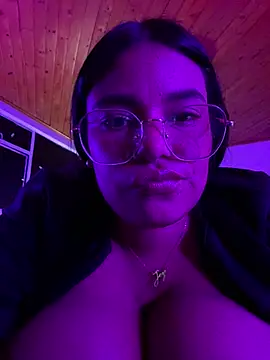 Isabella_boobd live cam on StripChat