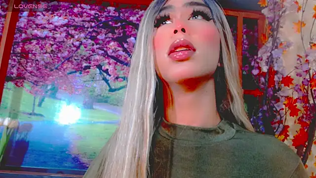 Honey_Balenciaga webcam
