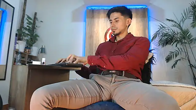Andrew_4_ webcam