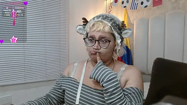 Echypyon_ live cam on StripChat