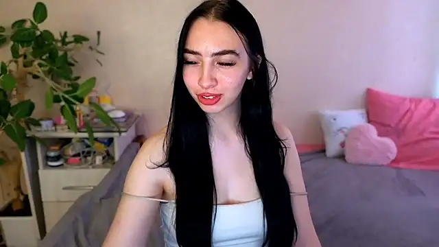 WildKittenX_ live cam on StripChat
