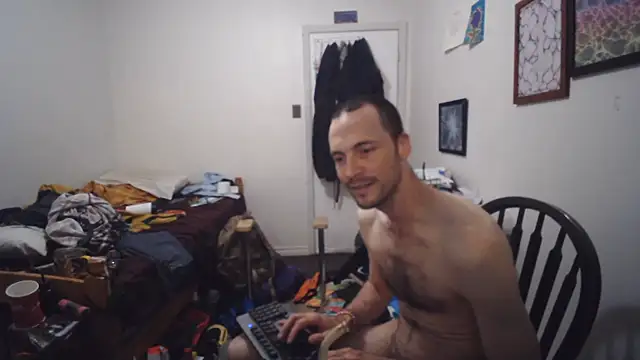 JohnnyMoves live cam on StripChat
