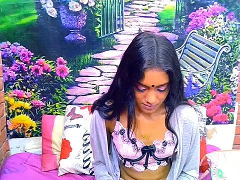 IndianPretty14u2Luv live cam on StripChat