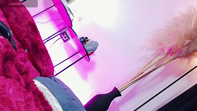 dark_sailent live cam on StripChat