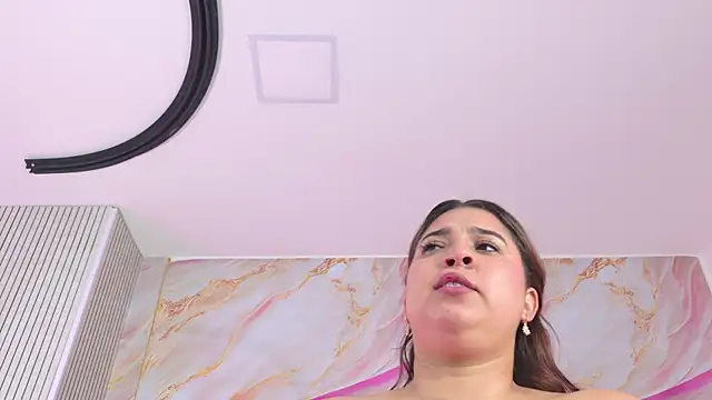 emmacurvy webcam
