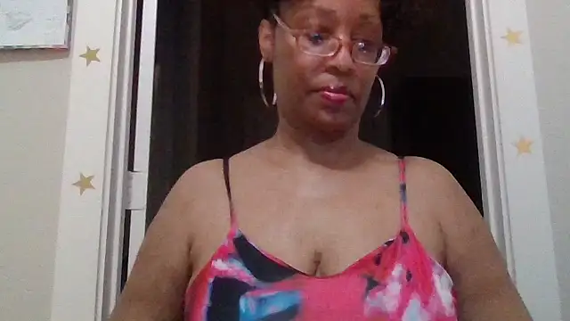 MsDeeLive webcam