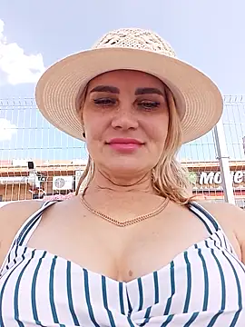 jennyomay (F milf) - Squirt 🤤💦 more