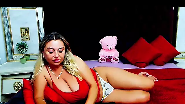 xplayfullblondexx webcam