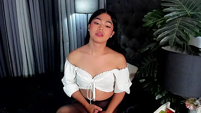 AsianHugecockAnna live cam on StripChat