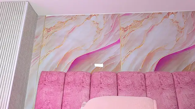 emmacurvy webcam