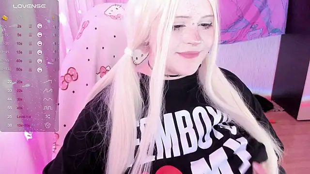 SelenaCute live cam on StripChat