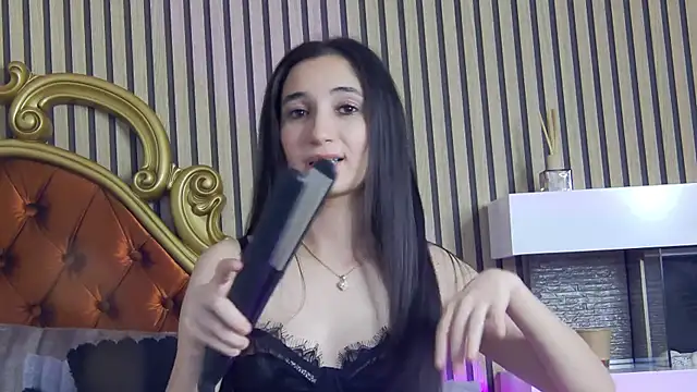 CarolinaBlair live cam on StripChat