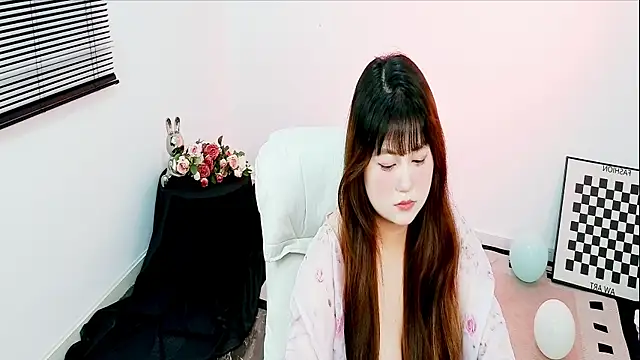 QS-05 live cam on StripChat