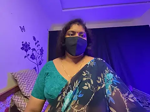 LouleyRani_ webcam