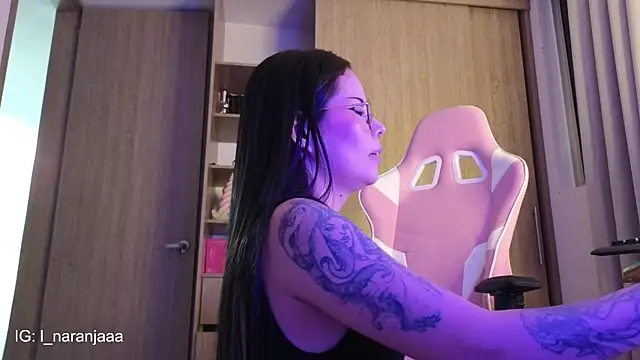 nara_lyn1 live cam on StripChat