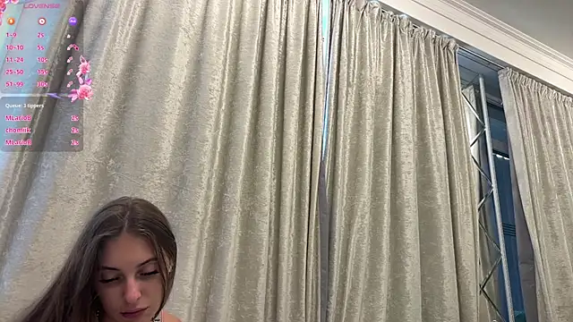 selena_favn webcam