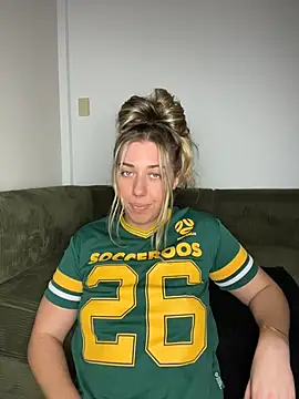 Aussielulu Live Webcam on Stripchat