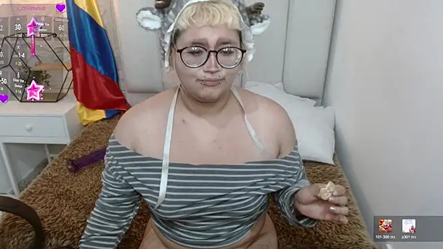 Echypyon_ live cam on StripChat
