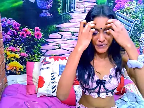 IndianPretty14u2Luv webcam