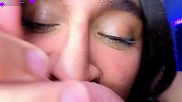Zoee_Kiss_ webcam