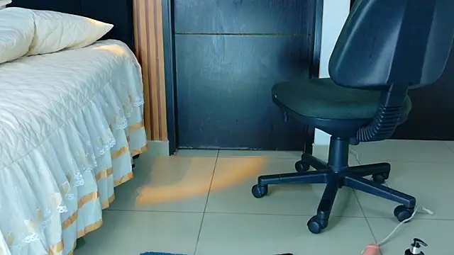 Black-gem18 live cam on StripChat