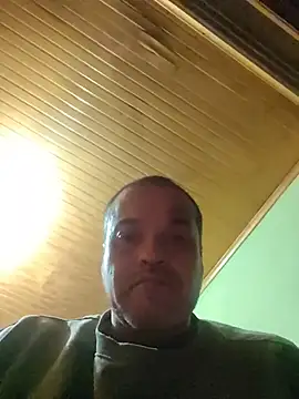 Chris_123hot live cam on StripChat