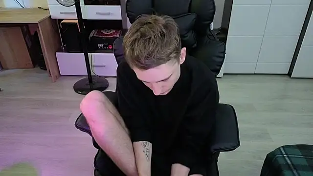 angryzan webcam