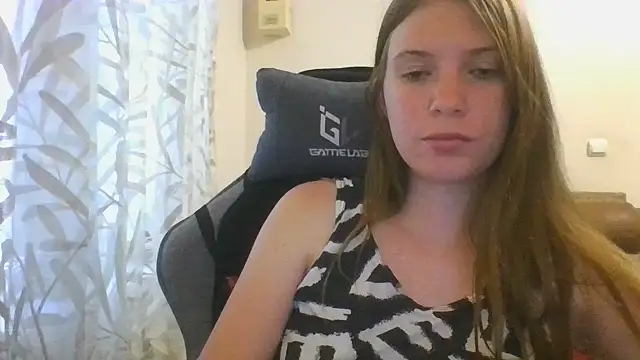 Cherry_Desire webcam