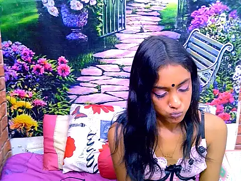 IndianPretty14u2Luv webcam