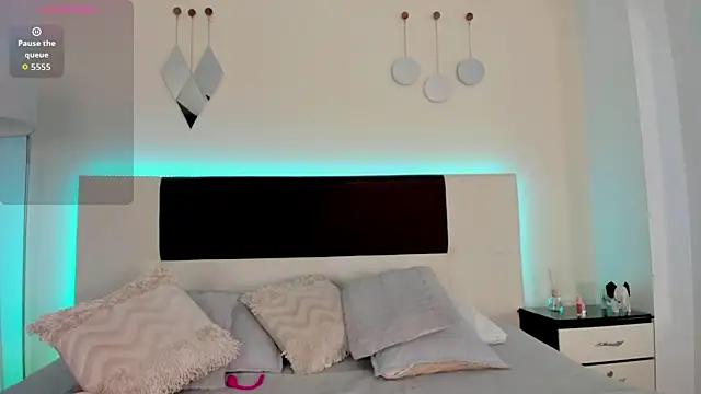 Sky_Loren webcam