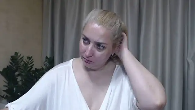 sweetpussy13 webcam