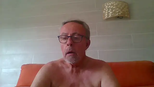 tuggy59 live cam on StripChat