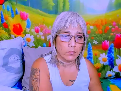 indianroxy webcam