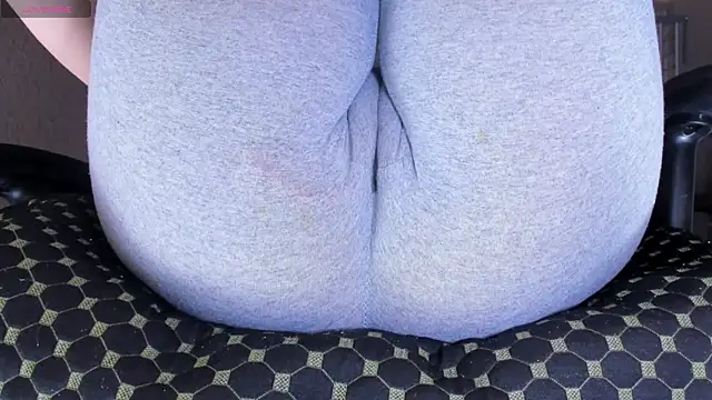 Cameltoe_squirt_inPants webcam