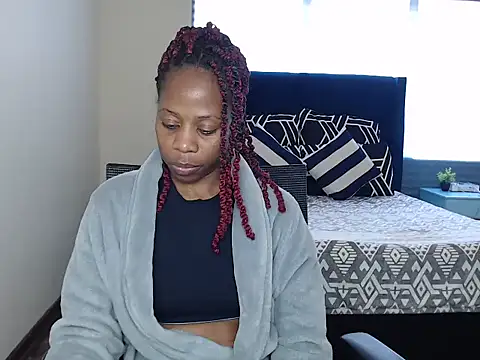 QUEENMANDYY webcam